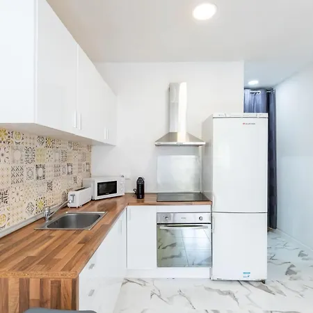 Centro L-ll Apartment *